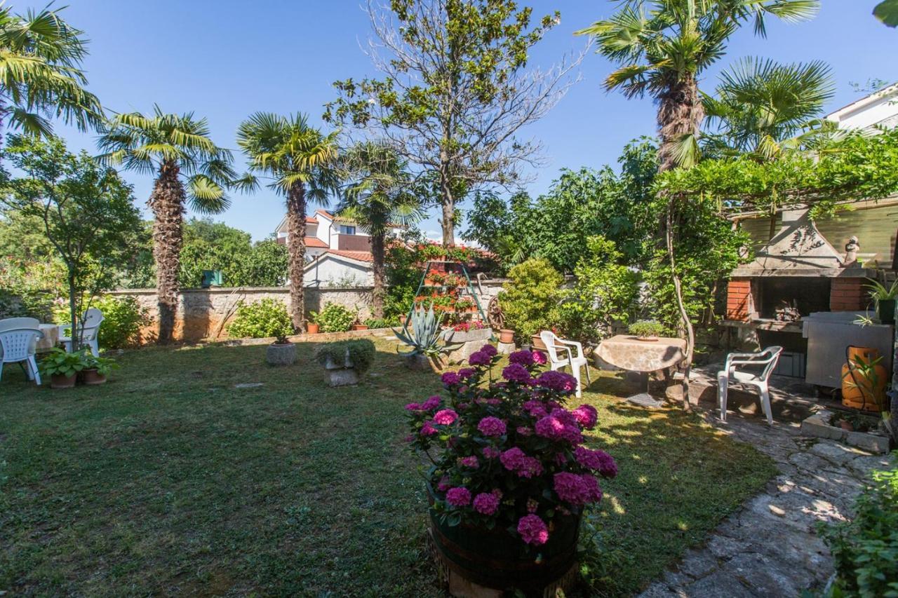 Anamarija Apartments Near The Beach And The Fantastic Adria Sea With Over 10 Small Islands Close By ฟุนตานา ภายนอก รูปภาพ
