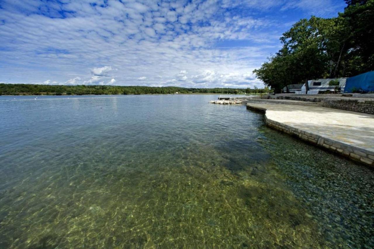 Anamarija Apartments Near The Beach And The Fantastic Adria Sea With Over 10 Small Islands Close By ฟุนตานา ภายนอก รูปภาพ