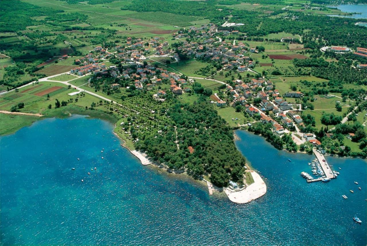 Anamarija Apartments Near The Beach And The Fantastic Adria Sea With Over 10 Small Islands Close By ฟุนตานา ภายนอก รูปภาพ